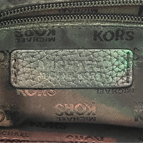 MICHAEL Michael Kors Black Leather Jet Set Chain Shoulder Bag - Picture 10 of 11